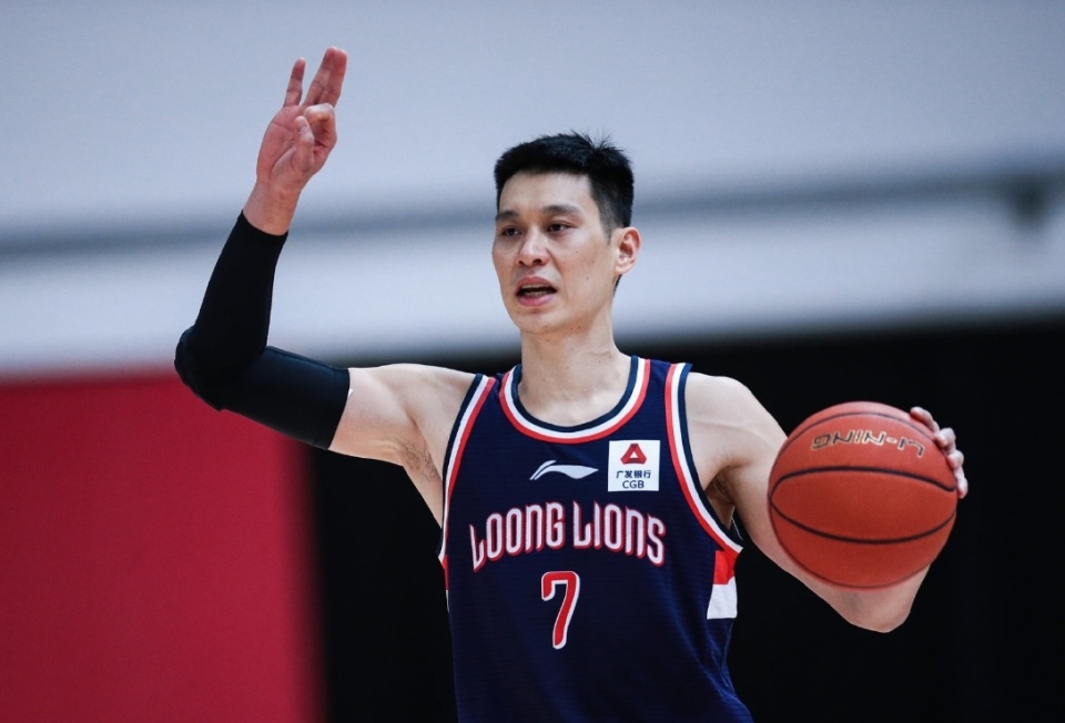 林书豪晒与德安东尼合影，盼再次在NBA赛场相遇